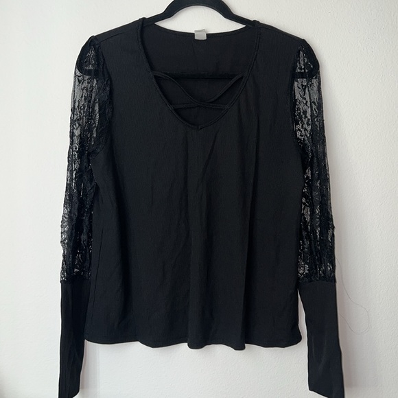 Black lace  long sleeve - Picture 2 of 6
